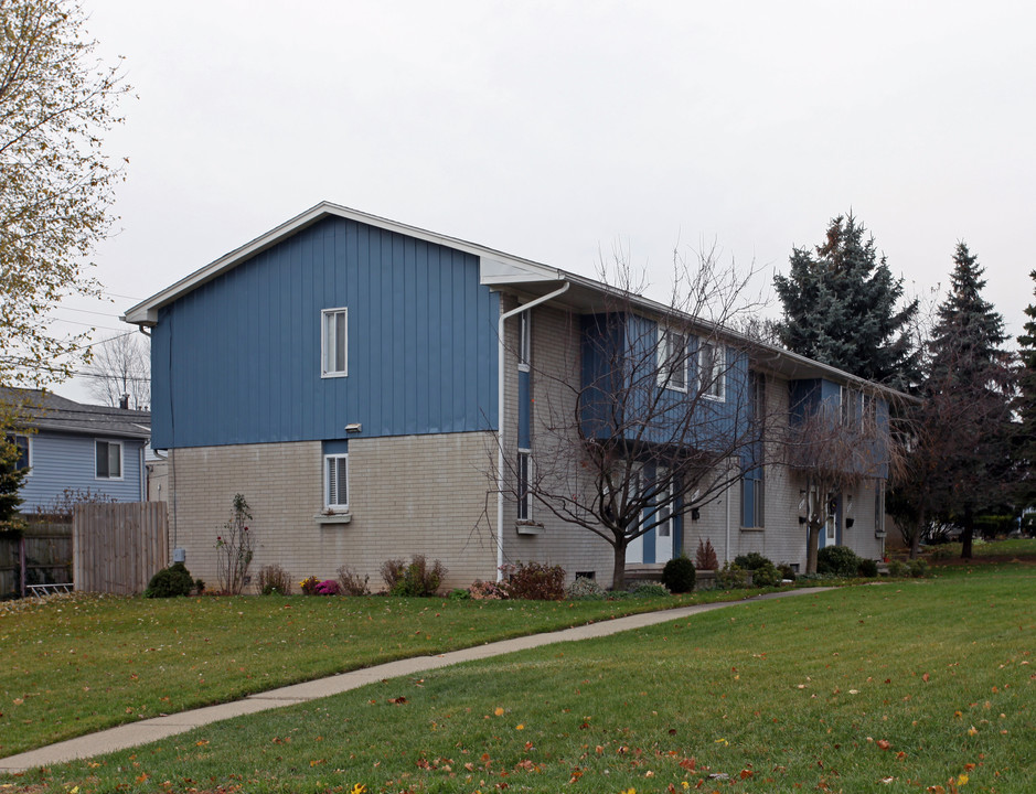 Mayflower Townhouses Cooperative in Plymouth, MI - Building Photo