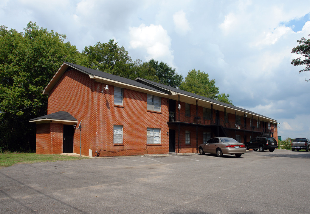 Green Springs Court in Birmingham, AL - Building Photo