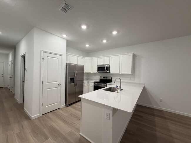 523 Holly Lks Dr in Orange Park, FL - Building Photo - Building Photo