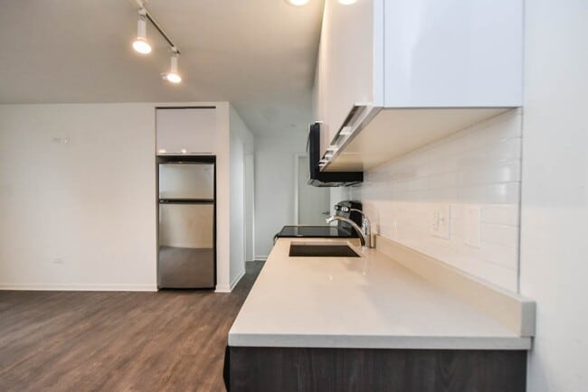940 W Winona St in Chicago, IL - Building Photo - Building Photo