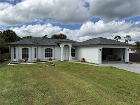 3335 Everglades Blvd S in Naples, FL - Building Photo