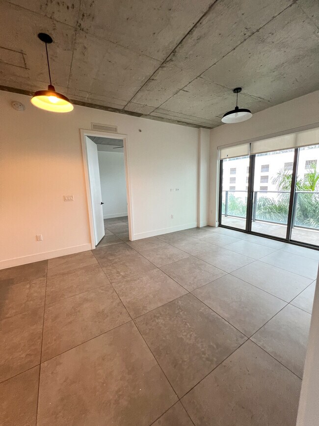 3250 NE 1st Ave, Unit 801 in Miami, FL - Foto de edificio - Building Photo