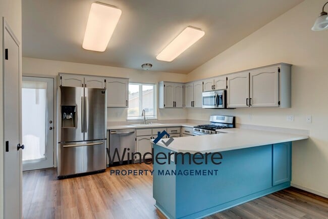 1281 NE Big Berry Loop in Oak Harbor, WA - Building Photo - Building Photo