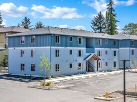 1313 SE Jetty Ave in Warrenton, OR - Building Photo