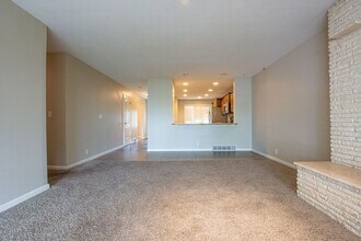 11806 William St-Unit -11806 in Omaha, NE - Building Photo - Building Photo