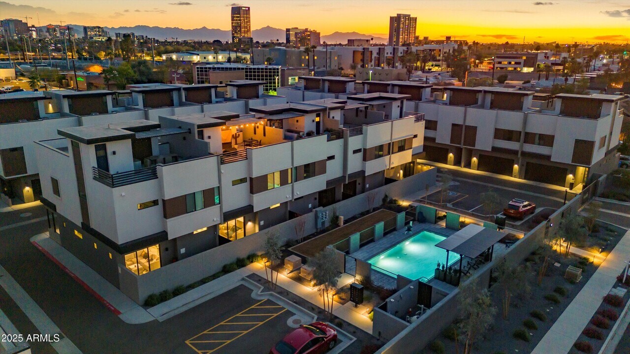 377 E Windsor Ave in Phoenix, AZ - Building Photo