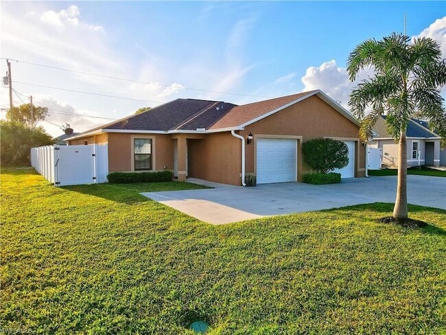 512 Skyline Blvd in Cape Coral, FL - Building Photo - Building Photo