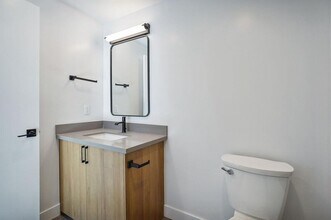 10806 Blix St in Los Angeles, CA - Building Photo - Building Photo