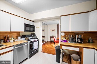 103 Cross Keys Rd in Baltimore, MD - Building Photo - Building Photo