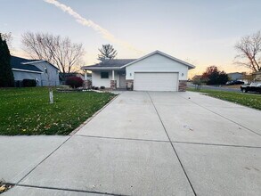 13500 Lynn Ave in Savage, MN - Building Photo - Building Photo