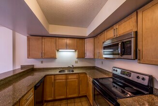 369 Franklin St, Unit 1 in Cambridge, MA - Foto de edificio - Building Photo