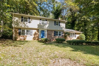 6800 April Ln in Charlotte, NC - Foto de edificio - Building Photo