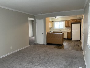 1537 Duffield Dr in Columbus, OH - Foto de edificio - Building Photo