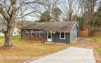 45 Tipperary Dr in Asheville, NC - Building Photo