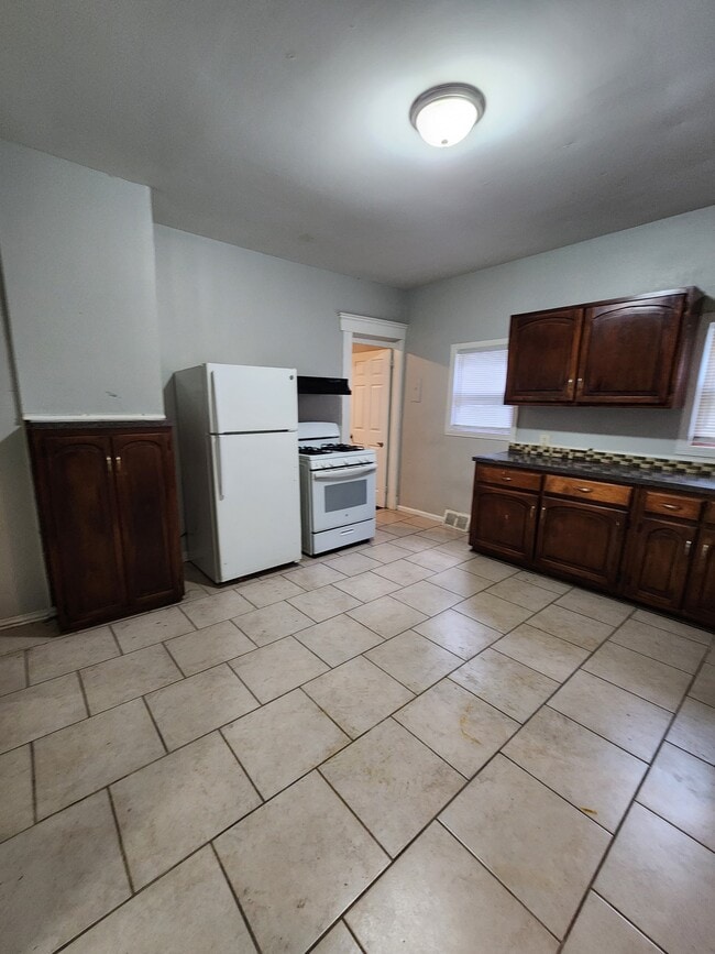 37 Pond St, Unit 1 in New Haven, CT - Building Photo - Building Photo