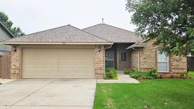 property at 811 Dogwood Ct