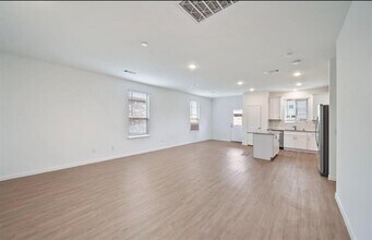 335 Shady Cedar Hl Ln in Willis, TX - Building Photo - Building Photo