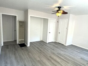 455 E St John St-Unit -B in San Jose, CA - Building Photo - Building Photo