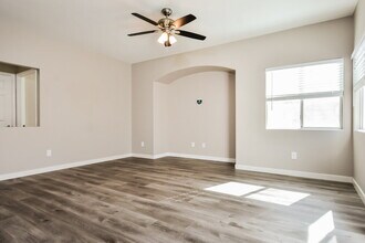 7661 Rainbow Cove Dr in Las Vegas, NV - Building Photo - Building Photo