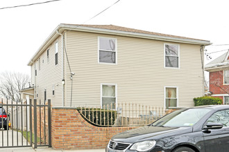 31-17 Buell St in Flushing, NY - Building Photo - Building Photo