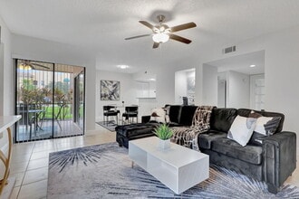 12641 Westhampton Cir in Wellington, FL - Building Photo - Building Photo