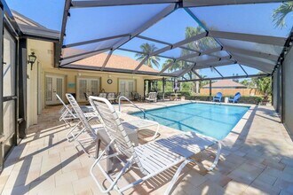 14148 Paddock Dr in Wellington, FL - Building Photo - Building Photo