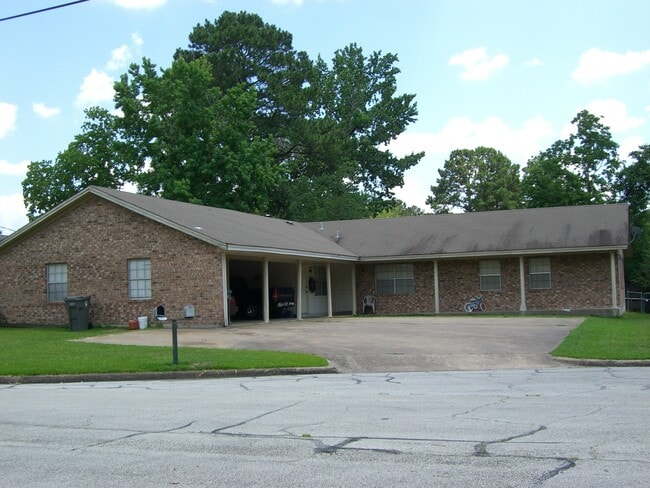 property at 112 Gatewood Ln