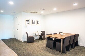 Picasso Brentwood in Los Angeles, CA - Foto de edificio - Interior Photo