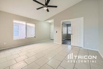 11208 W Devonshire Ave in Phoenix, AZ - Building Photo - Building Photo