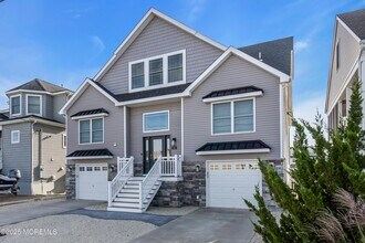 44 Harold Ln in Stafford Township, NJ - Foto de edificio - Building Photo