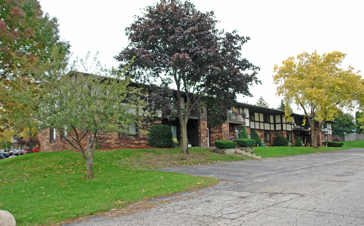 4830-4832 Indian Hills Dr in Racine, WI - Foto de edificio