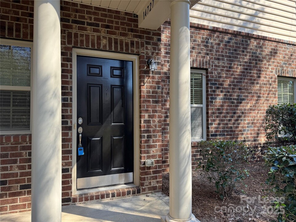 14727 Intermilan Way in Charlotte, NC - Building Photo