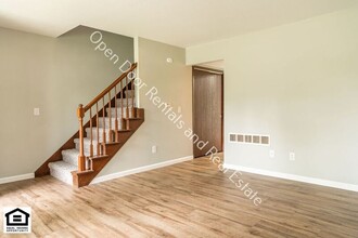5020 Vermont Ln in Fort Wayne, IN - Building Photo - Building Photo