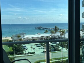 333 NE 21st Ave in Deerfield Beach, FL - Foto de edificio - Building Photo