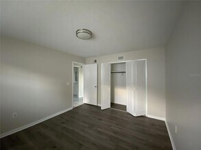 7643 Nolton Wy in Orlando, FL - Foto de edificio - Building Photo