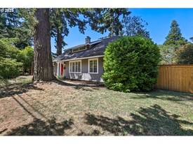 5325 SW Watson Ave in Beaverton, OR - Building Photo