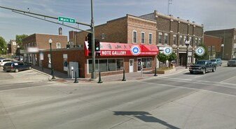 356 W Main St, Unit Apt 1 in Marshall, MN - Building Photo
