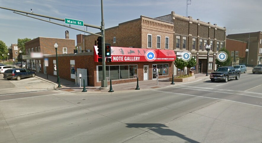 356 W Main St in Marshall, MN - Building Photo
