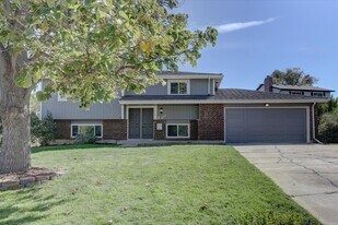 13663 Libra Court in Littleton, CO - Building Photo