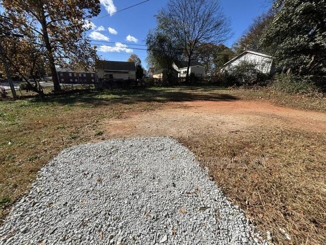 1 W 6th St in Greenville, SC - Building Photo - Building Photo