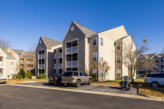 Featherstone South Apartments in Newport News, VA - Building Photo - Building Photo