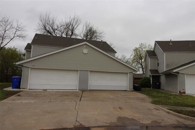 property at 1712 Jennifer Cir