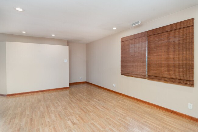 2363 Carnation Dr in Crest Hill, IL - Building Photo - Building Photo