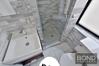 60 Avenue B in New York, NY - Building Photo - Building Photo