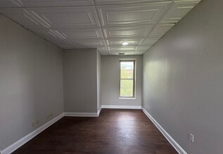 1641 E Michigan St, Unit B in Indianapolis, IN - Foto de edificio - Building Photo