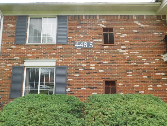 448 N Fox Hills Dr in Bloomfield Township, MI - Building Photo - Building Photo