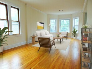 2520 W Cortez St, Unit 2F in Chicago, IL - Building Photo - Building Photo