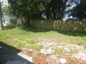 3105 Windsor Ave in West Palm Beach, FL - Building Photo - Building Photo