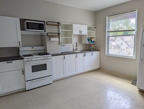 424 Lloyd St, Unit Lloyd St Apt 2 in Pittsburgh, PA - Building Photo - Building Photo