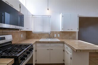 4304 Scottsdale Rd in Austin, TX - Building Photo - Building Photo